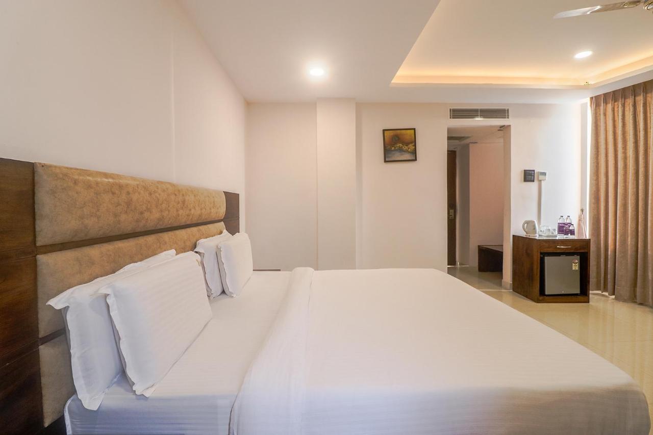 Fabhotel Mid Town Grand Panchkula Exterior foto